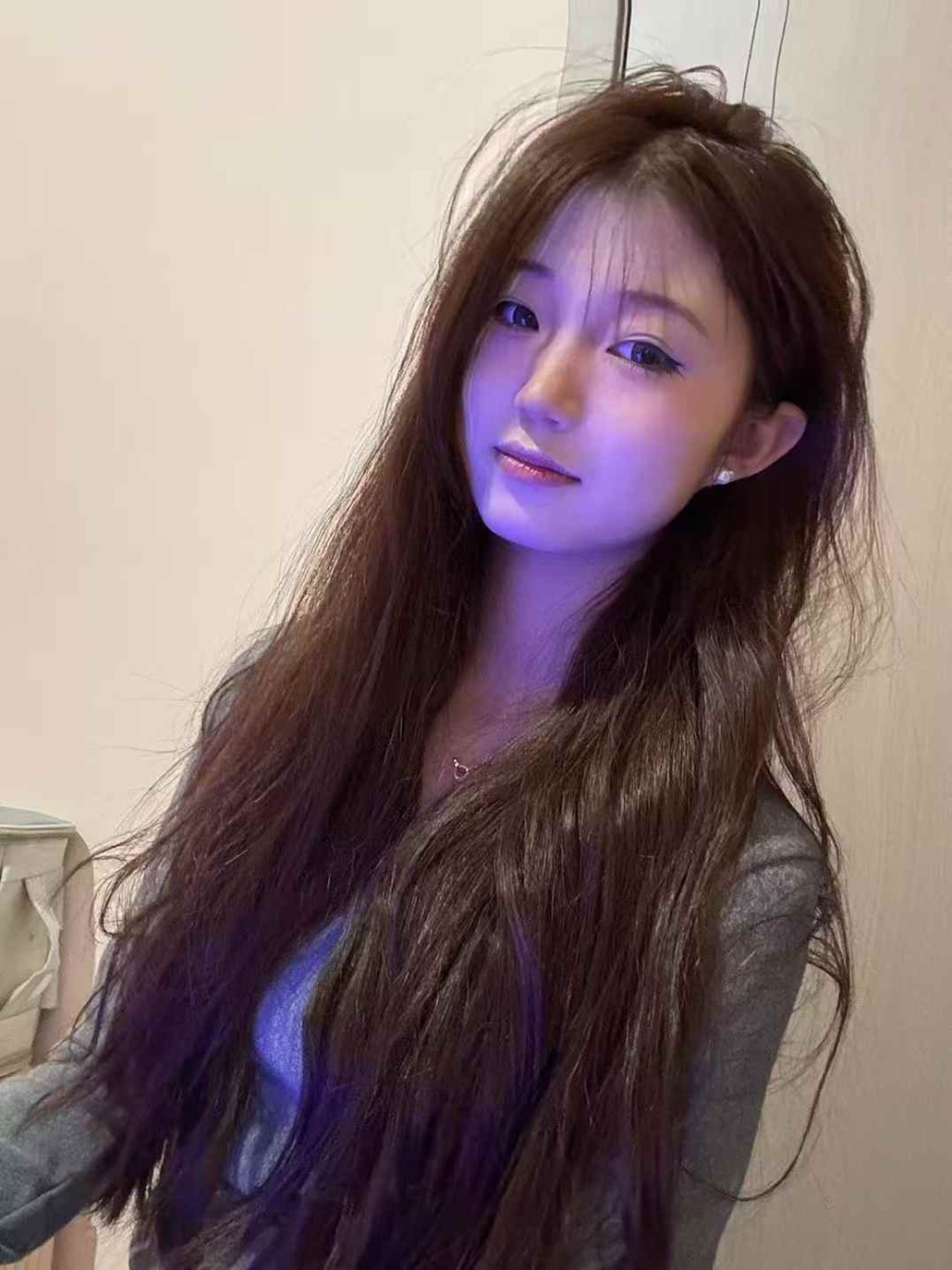 614431828
